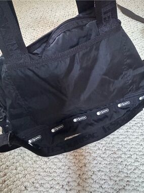 Lesportsac Black Nylon Shoulder Tote with Logo Accents Weekender Carryall 0160